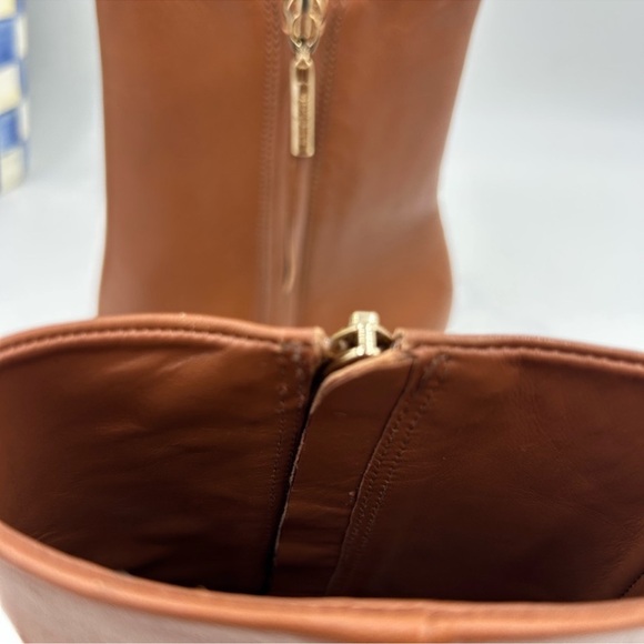 Women’s Larroude Kate mini ankle boots size 7.5 made in Brazil. - Picture 4 of 9